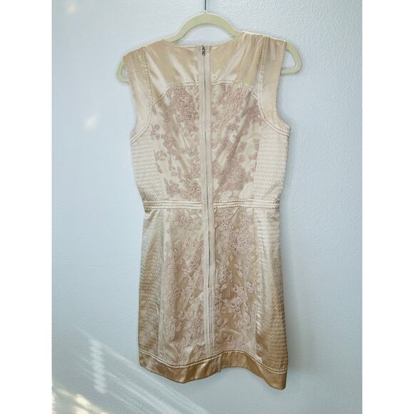 BCBGMAXAZRIA Tan Satin & Floral Lace Round Neck Mini Dress 6 - Picture 4 of 13
